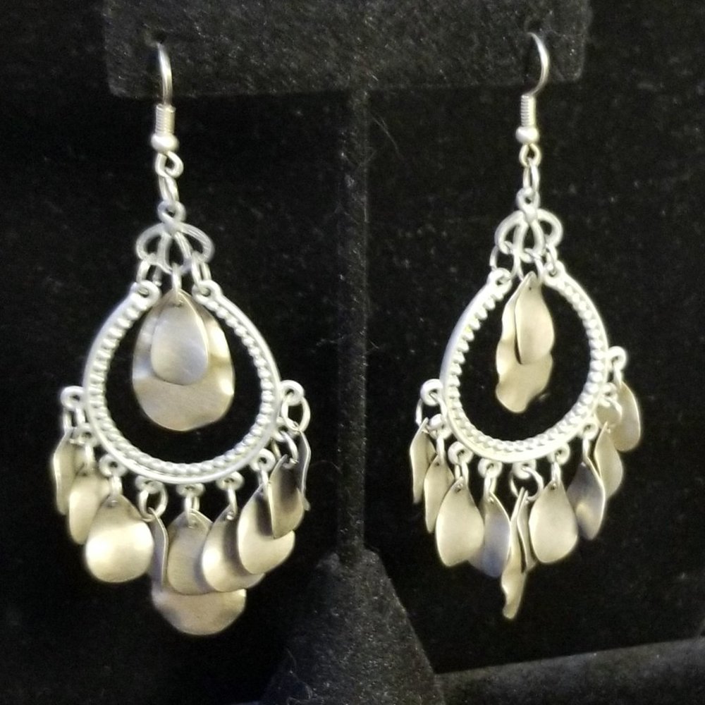 4/$15 👓 Sale  Pewter-toned Chandelier Earrings